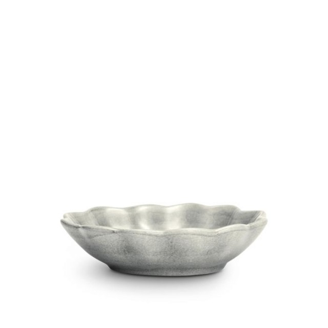 Grå