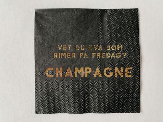 Serviett sort m gull 33x33 Champagne fredag.