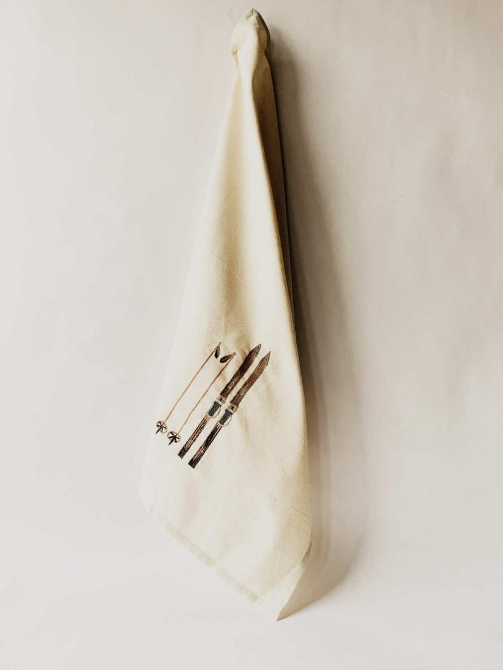 Ski og Staver Kjøkkenhåndkle 50×70 cm