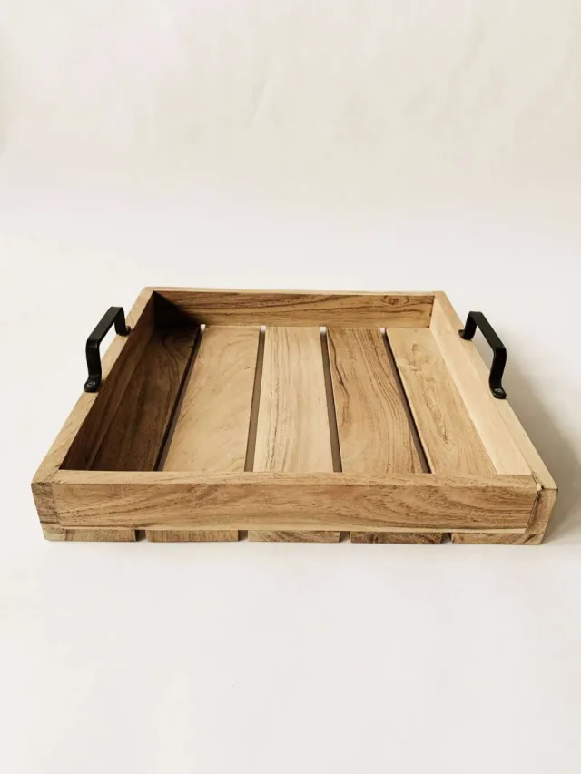 Serveringsbrett i tre 38×38 cm