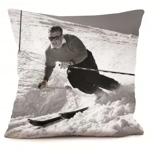 Coast & Valley Vintages pute mann på ski